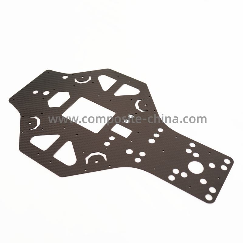 機械加工された炭素繊維シート